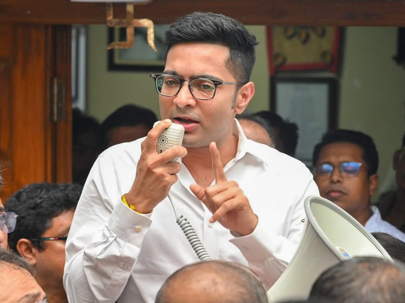 Bengal: BJP leaders file complaints against Abhishek Banerjee