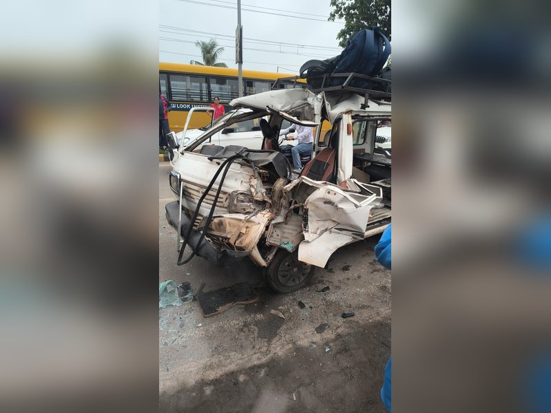 One child killed, 6 injured as school van crashes into parked truck in Rajasthan's Banswara