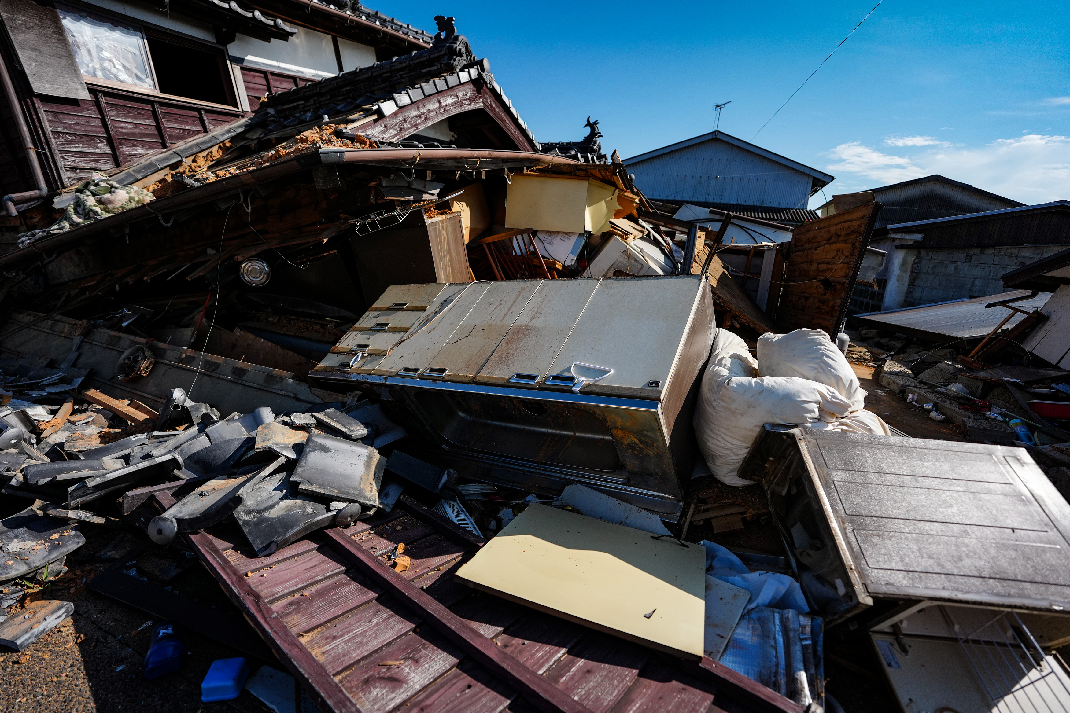 Death toll from Japan's Kumamoto earthquake rises to 34, thousands remain in shelters