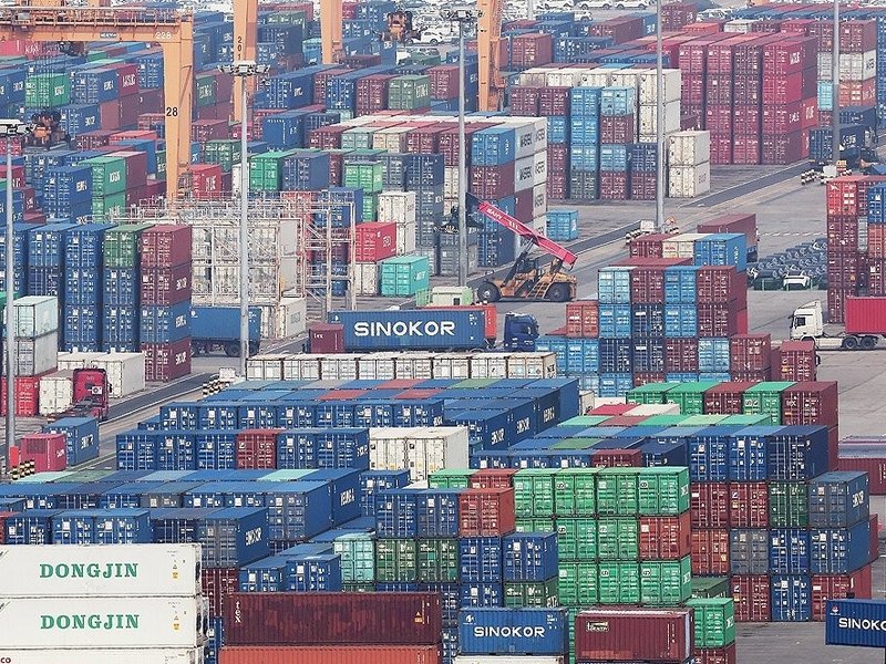 S. Korea's monthly exports hit 2nd highest ever on strong chip shipments