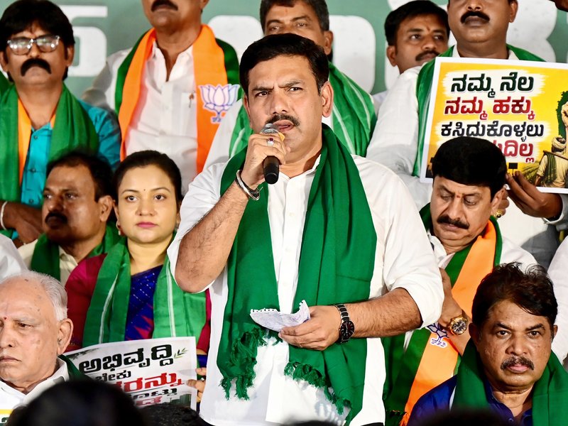 K'taka BJP chief writes to Tamil Nadu CM, seeks cooperation on Cauvery, Mekedatu