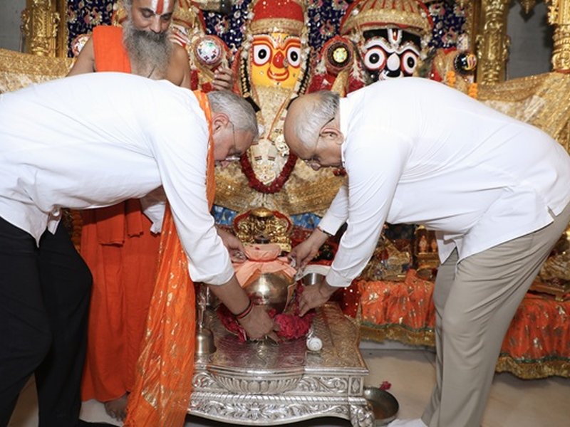 Gujarat CM participates in Guru Ravidas 650th birth anniversary Kalash installation at Jagannath Temple