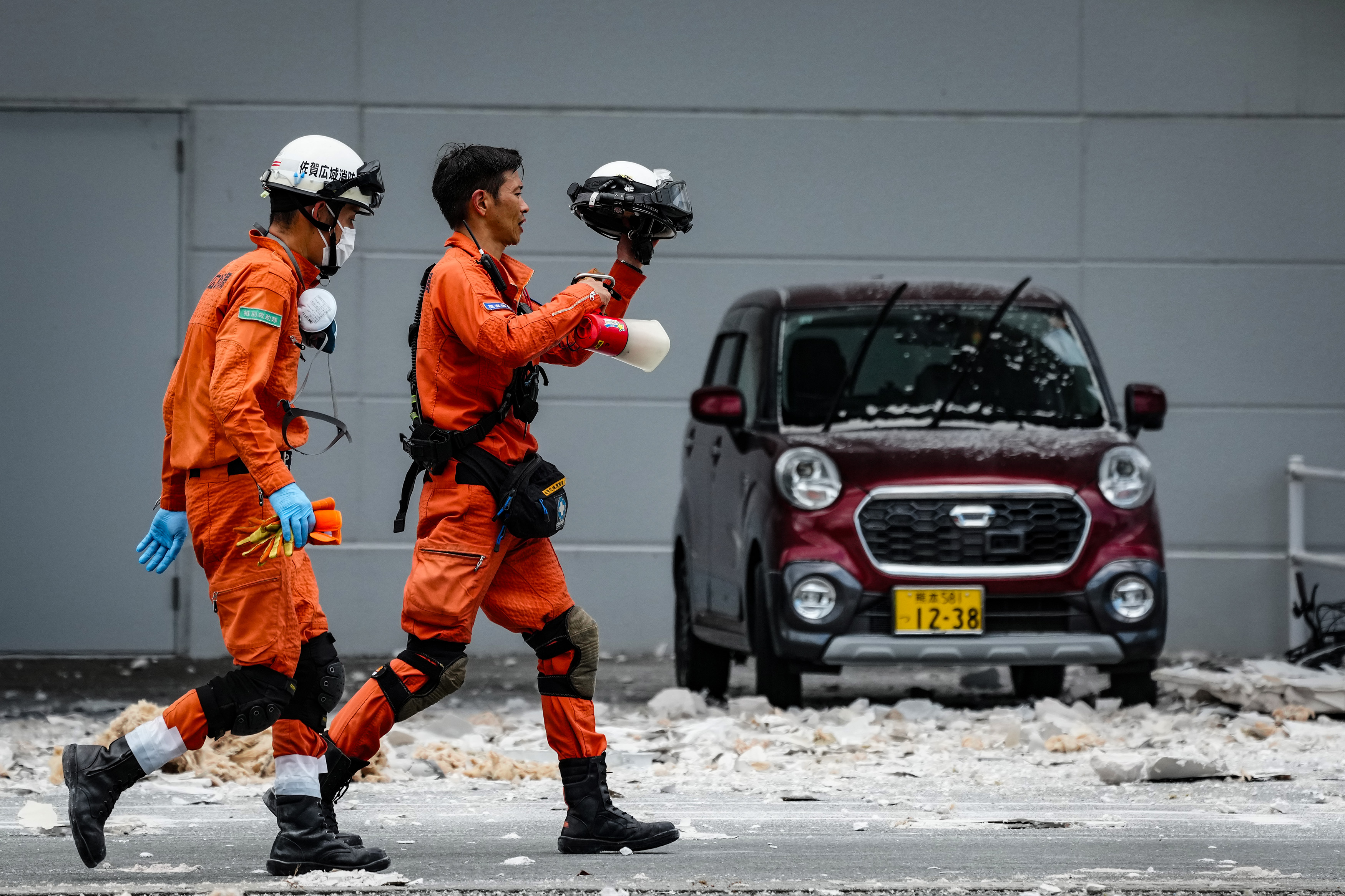 Japan PM visits earthquake-affected region to assess situation