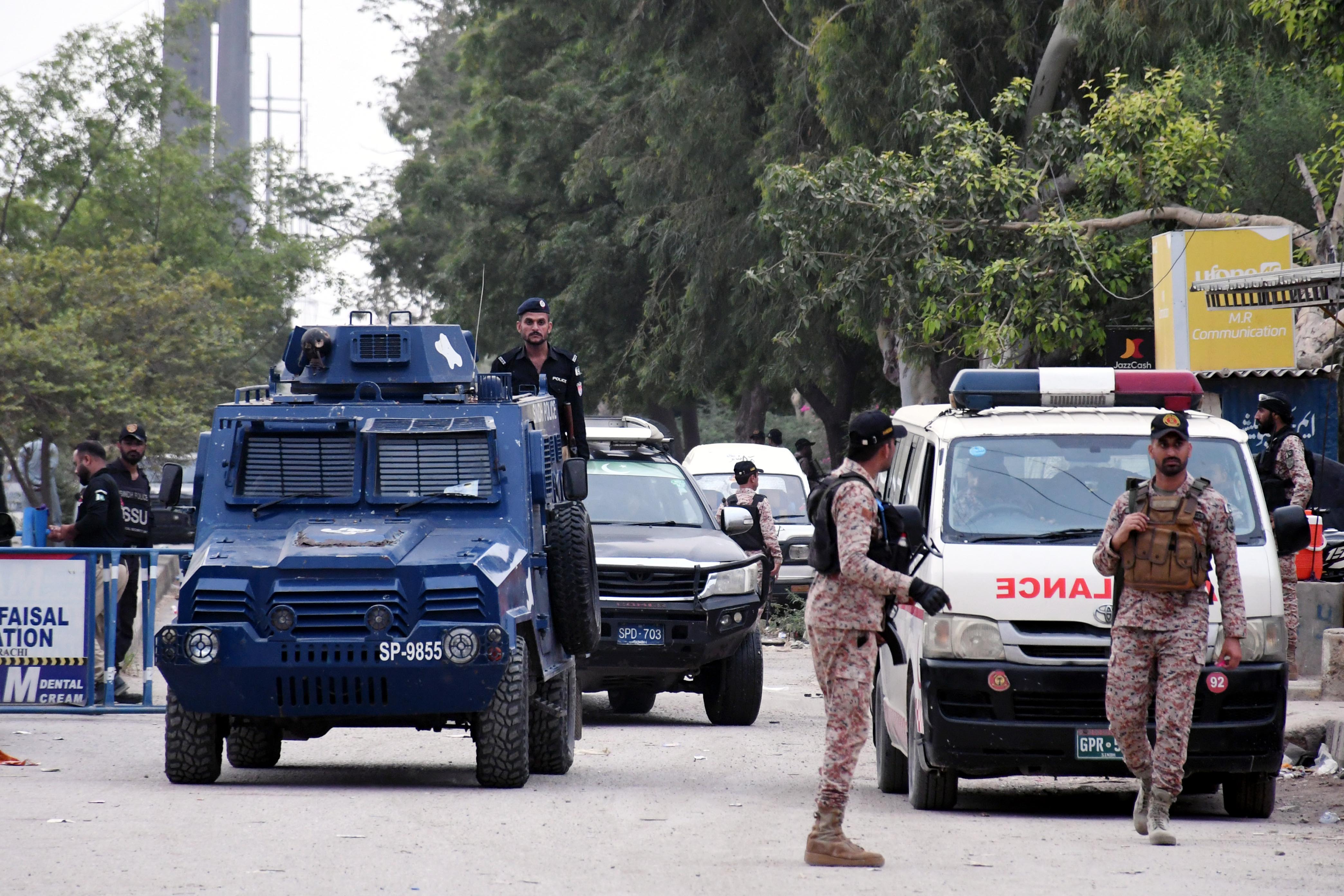 Death toll rises to 15 in suicide attack at police station in Pakistan (Lead)