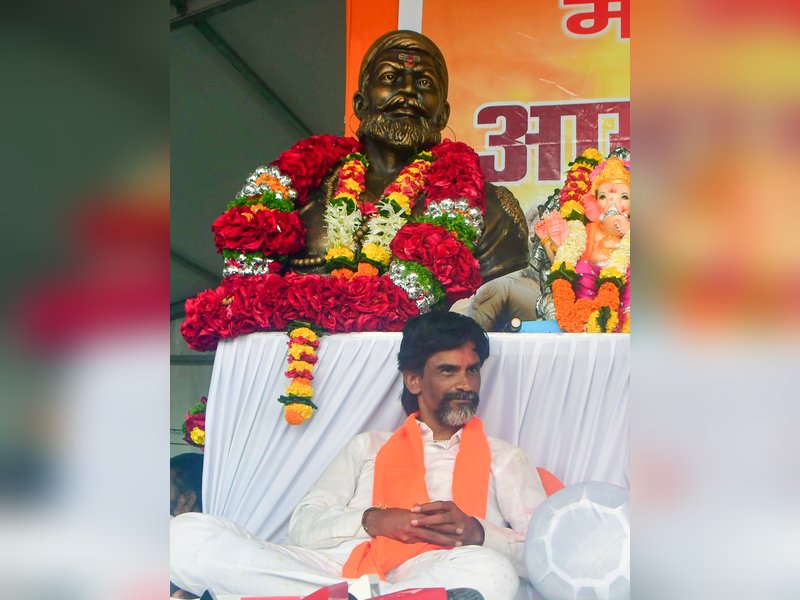 Jarange alleges State plot over Kunbi certificate cancellations; Maha CM Fadnavis denies political interference