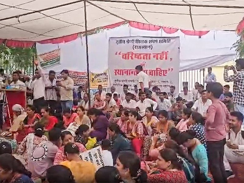 Rajasthan Grade-III teachers continue protest in Jaipur, demand transfer policy and Education minister's resignation