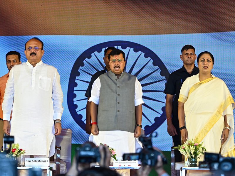 'Symbol of sacrifice and unity': BJP chief Nitin Nabin, Delhi CM join Tiranga Yatra at Kartavya Path