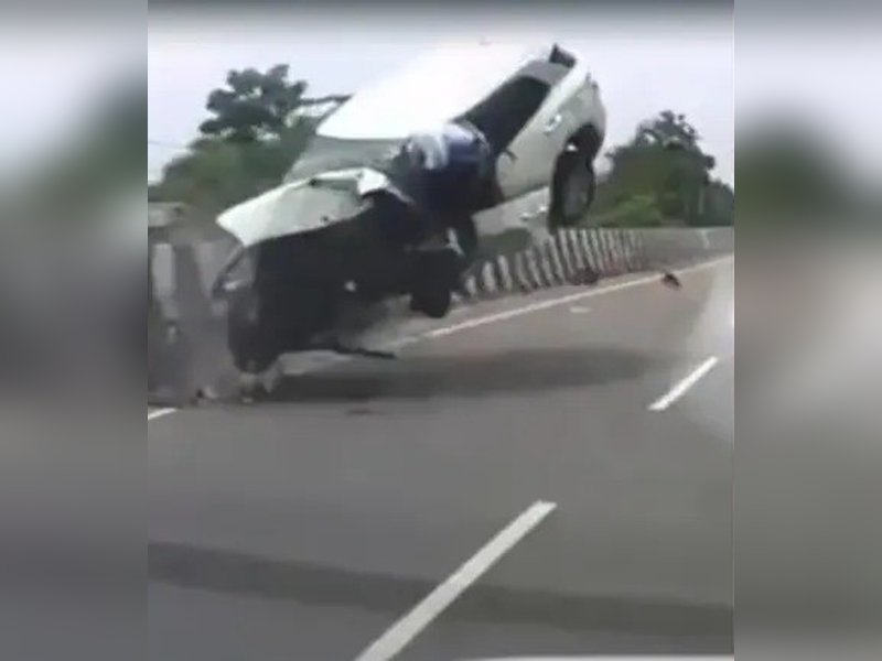 Atiq Ahmed's son's car lost control before deadly crash, shows dashcam video