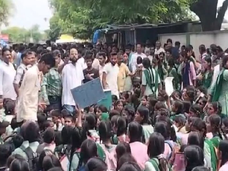 Jharkhand students protest headmaster's transfer, block road; policeman injured in stone-pelting