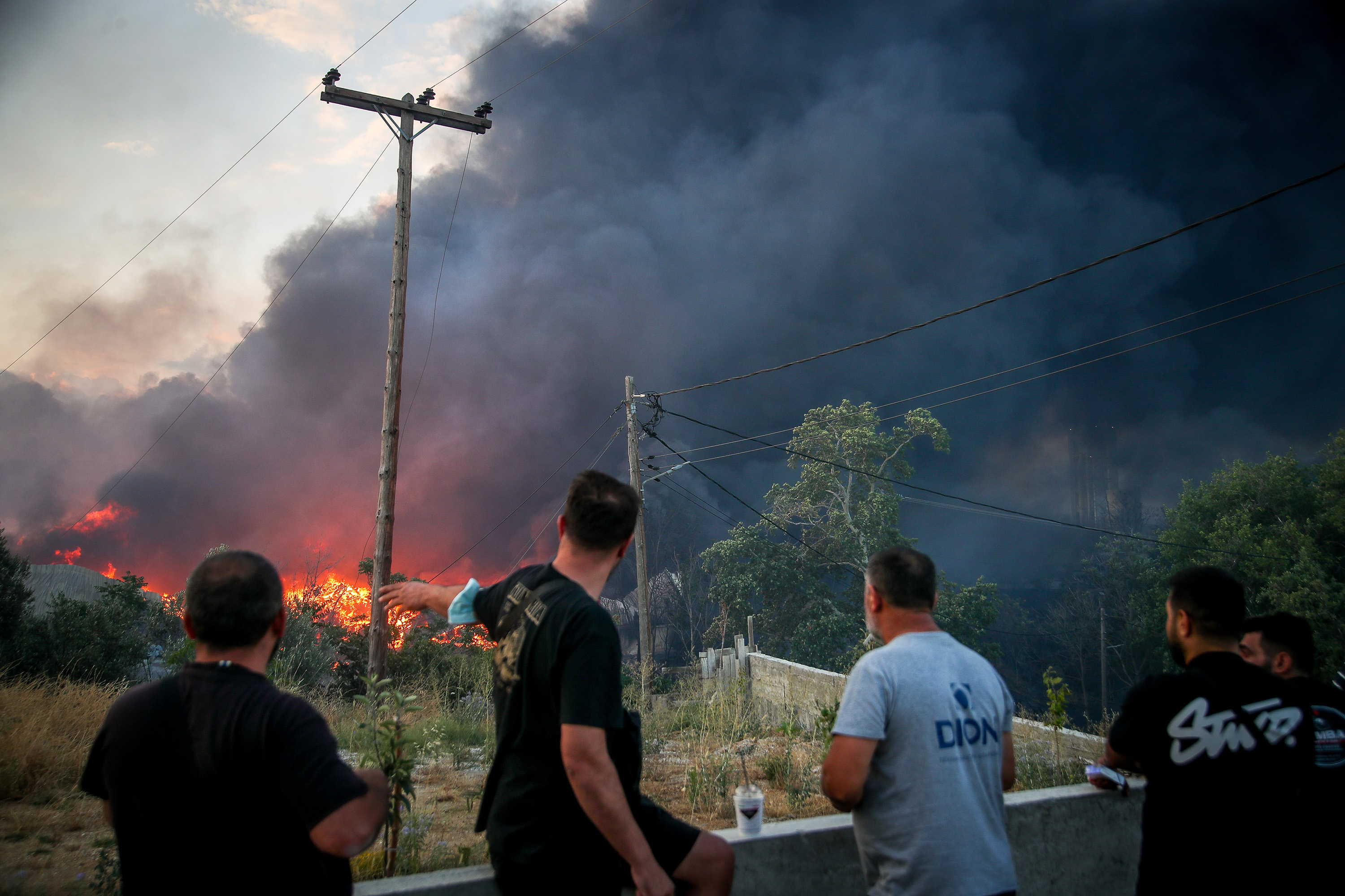 Two dead, four injured during wildfire on Greek island of Salamina
