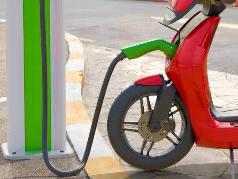India competitive on battery costs, must scale manufacturing: Report