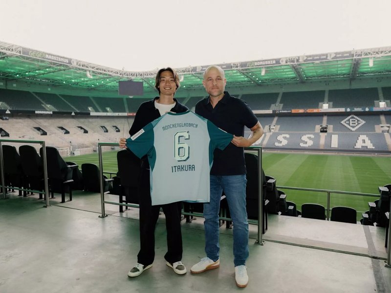 Japan defender Itakura returns to Borussia Monchengladbach from Ajax.