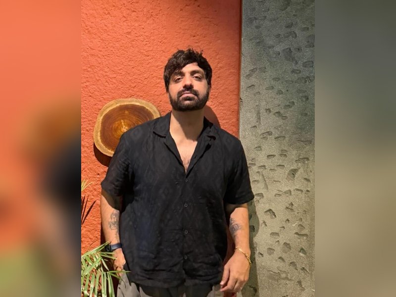 Akhil Sachdeva lauds Jagjit Singh for his absolute control over the audience while performing