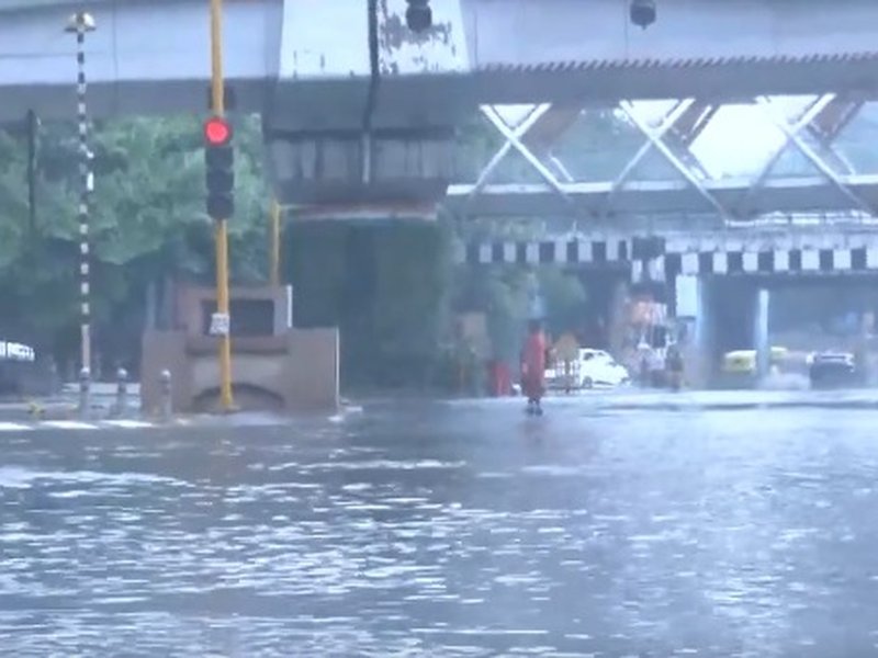 Heavy rain in Delhi-NCR triggers waterlogging, traffic chaos; flight disruptions for 2nd day