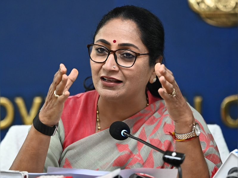Delhi CM reviews H1N1 cases; Health Minister says situation ‘under control’