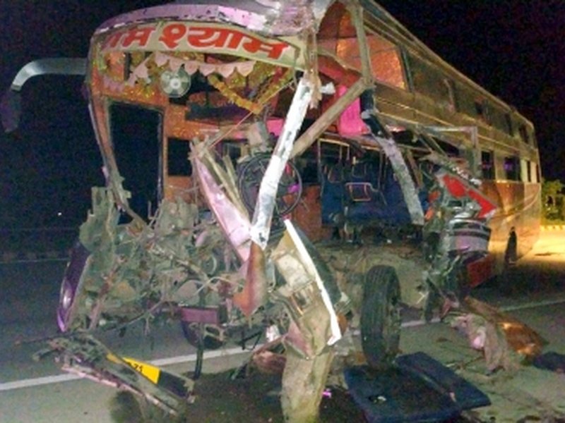 Six killed as bus rams into truck in Telangana