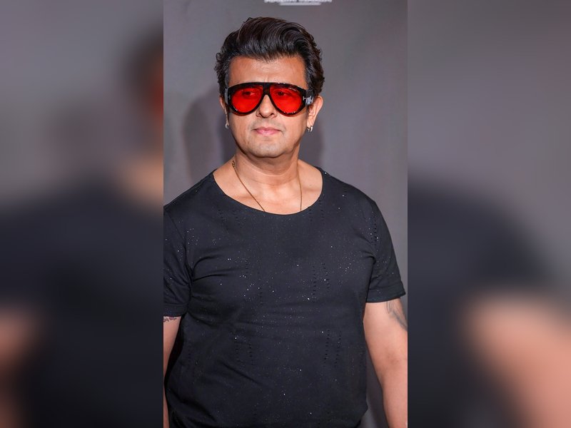 Sonu Nigam denies commenting on Kriti Sanon’s Raksha Bandhan ad row, says ‘This is not me’