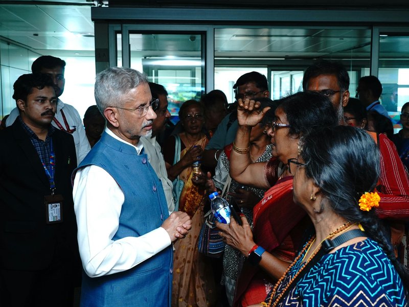 Rescued from Nepal floods, 21 pilgrims from Tamil Nadu received by EAM Jaishankar at Delhi airport