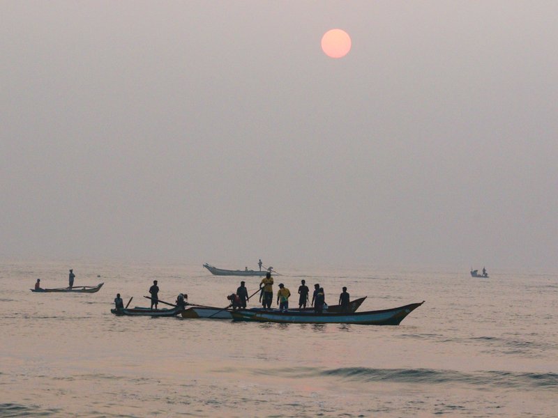 Climate risks put India's small fishers under growing strain