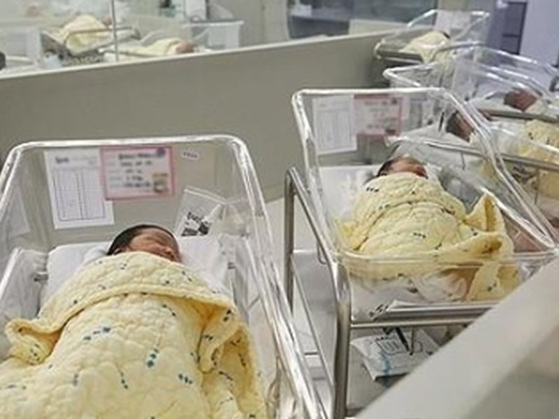 First baby girl in 200 years, Maha family welcomes her in chariot