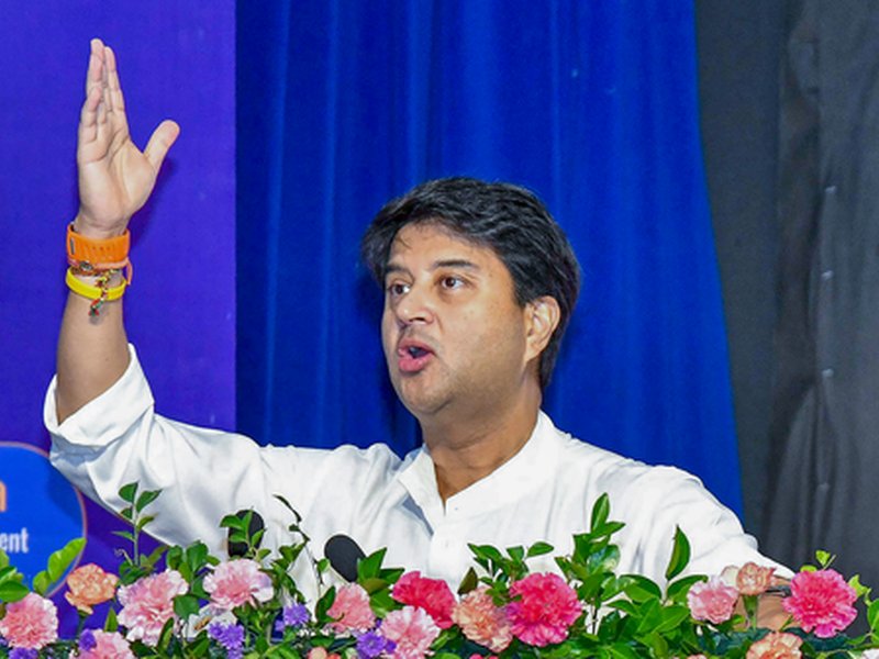 Scindia bats for stronger cooperatives to boost farmers' income in MP