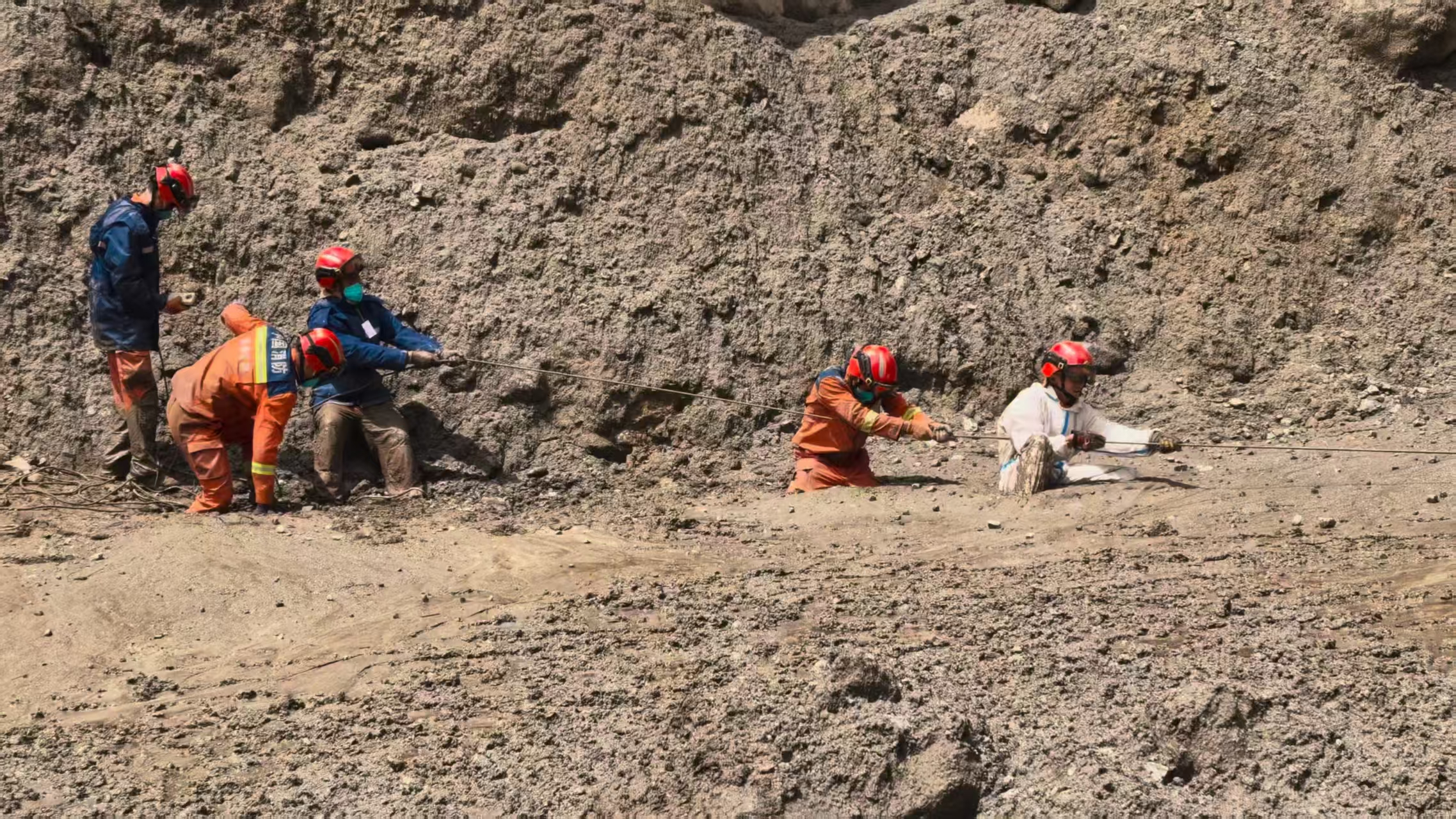24-hour hotlines established for missing foreign nationals in Tibet