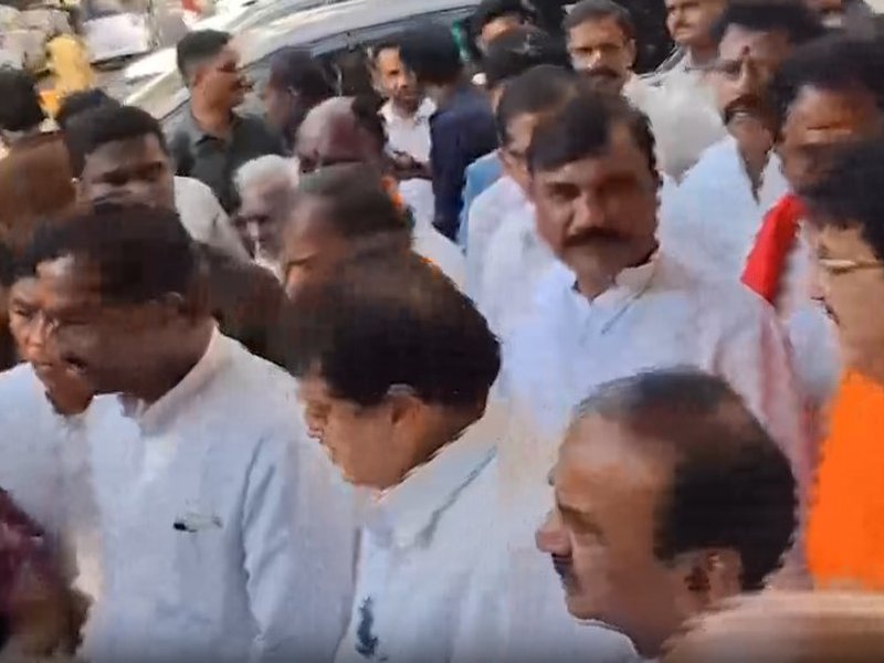 Telangana BJP chief detained during protest at state Secretariat
