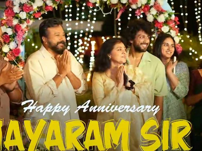 'Good News' unit surprises actor Jayaram on wedding anniversary; family of actor joins him on sets on special day!