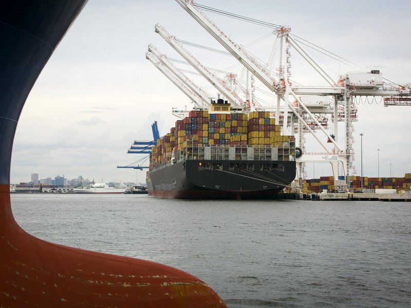 US lawmakers seek swift tariff refunds