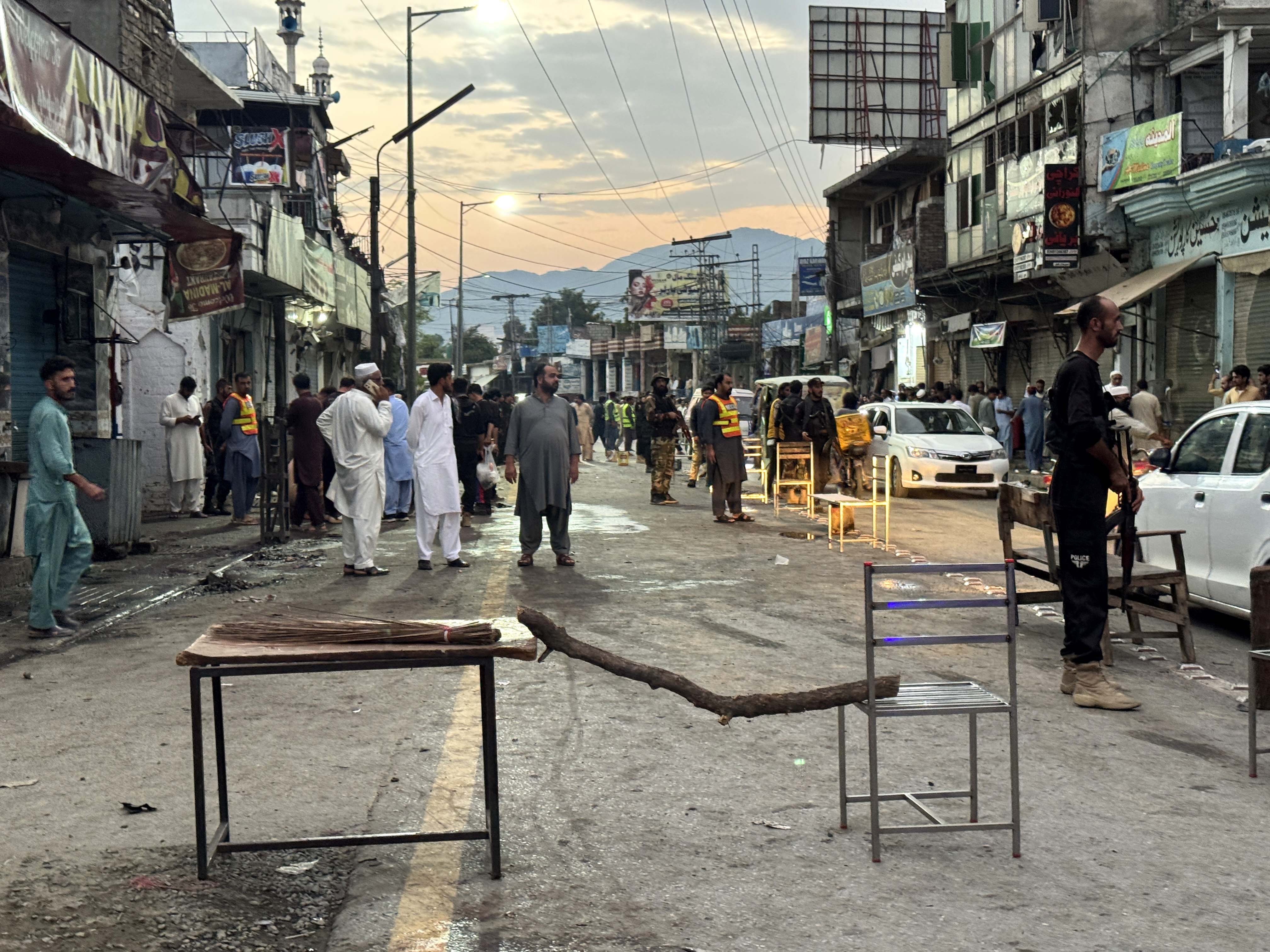Growing dissent puts Pakistan on course for military-political confrontation