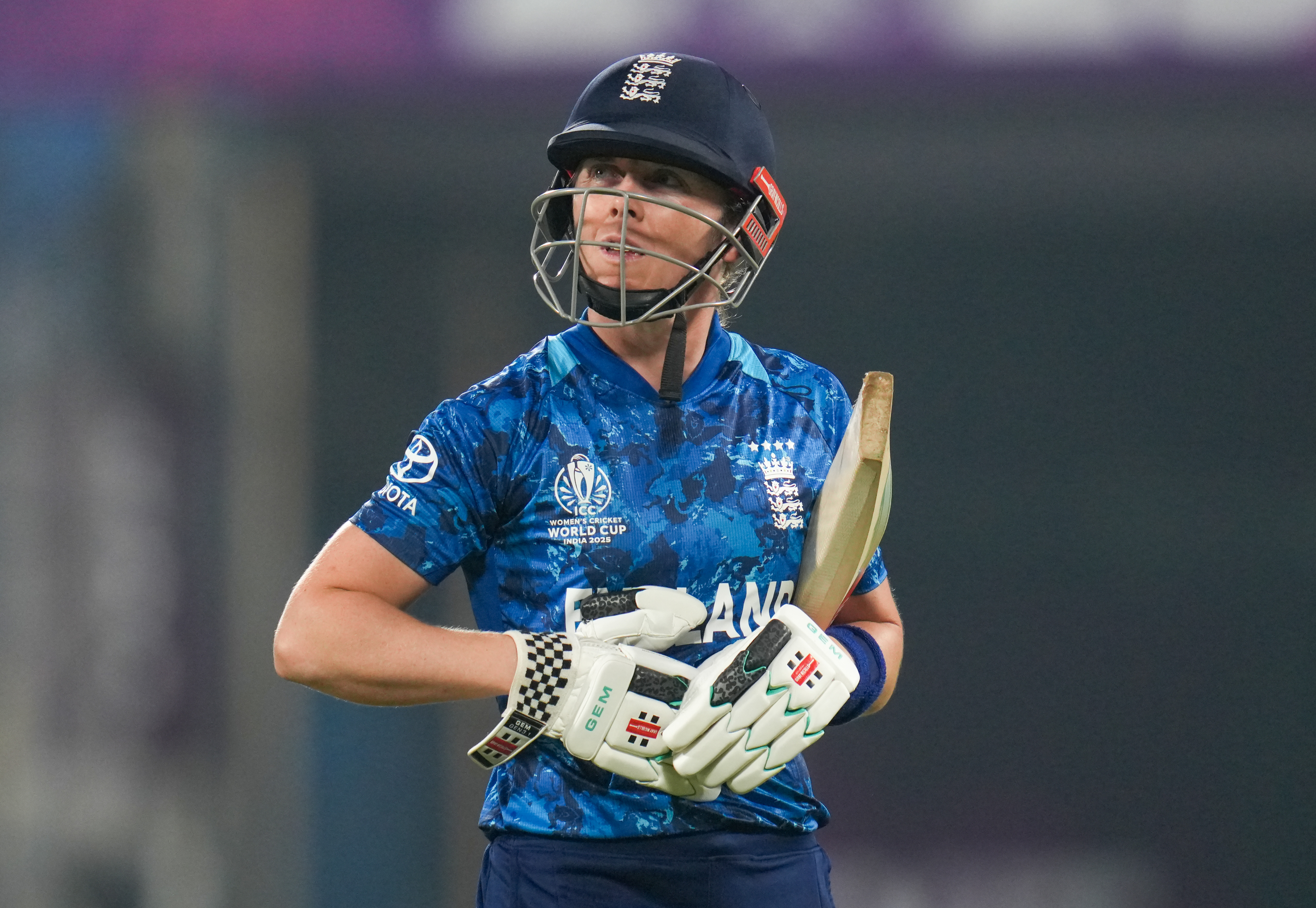Heather Knight extends WBBL stay via one-year deal with Sydney Thunder