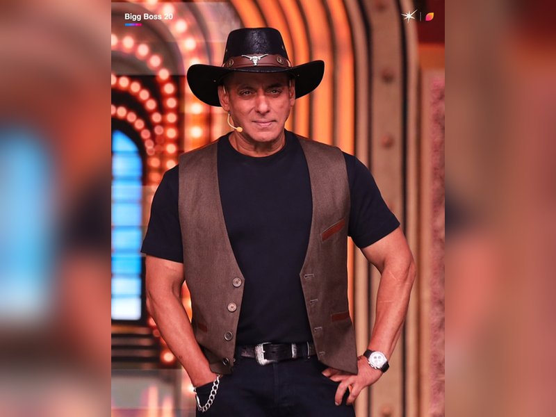 Ganeshotsav effect: Salman Khan appears in playful mood with paparazzi
