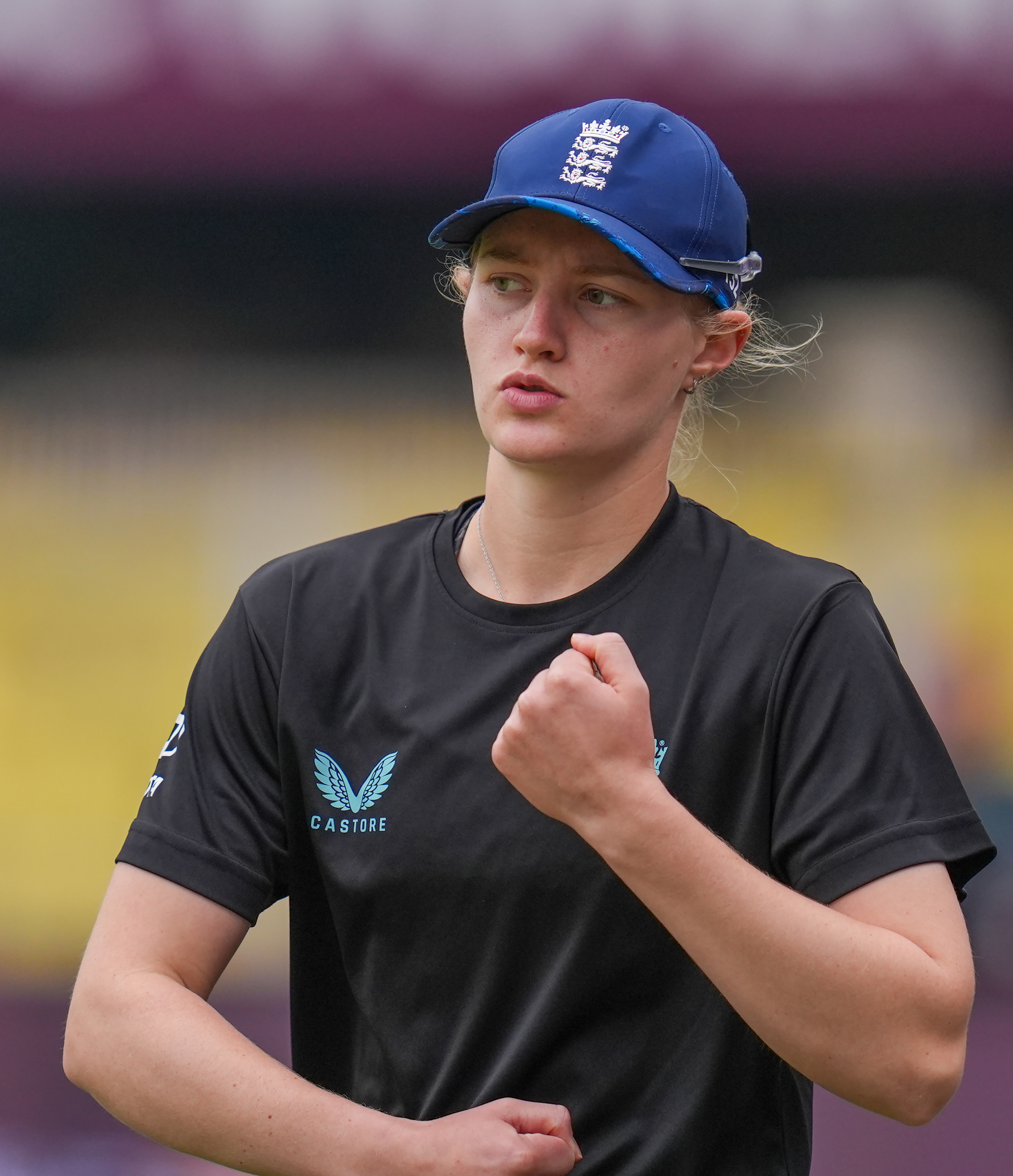 Charlie Dean set for WBBL debut as Melbourne Stars sign England star