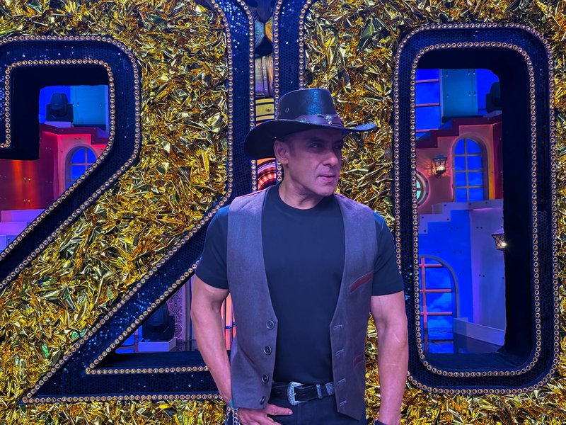Salman throws off his hat in anger as he loses cool on 'BB 20' contestants over trolling