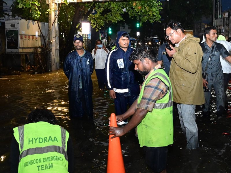 Heavy rain lashes Hyderabad, CM puts officials on alert