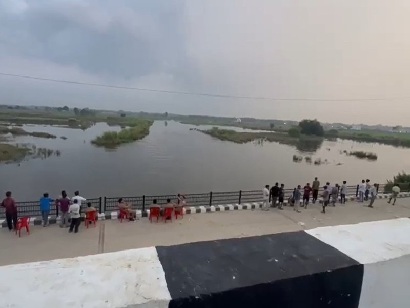 Three men swept away by heavy current during immersion in Lucknow