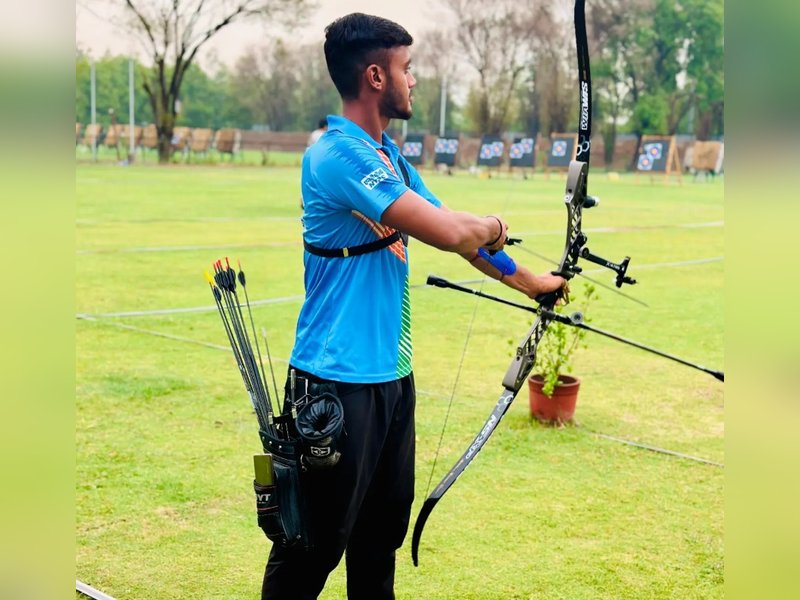 Neeraj stuns three-time Olympic gold medallist to enter recurve individual QF; Dhiraj also progresses