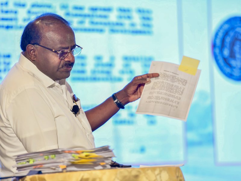 Kumaraswamy seeks Rs 3,705 crore central aid for K’taka drought
