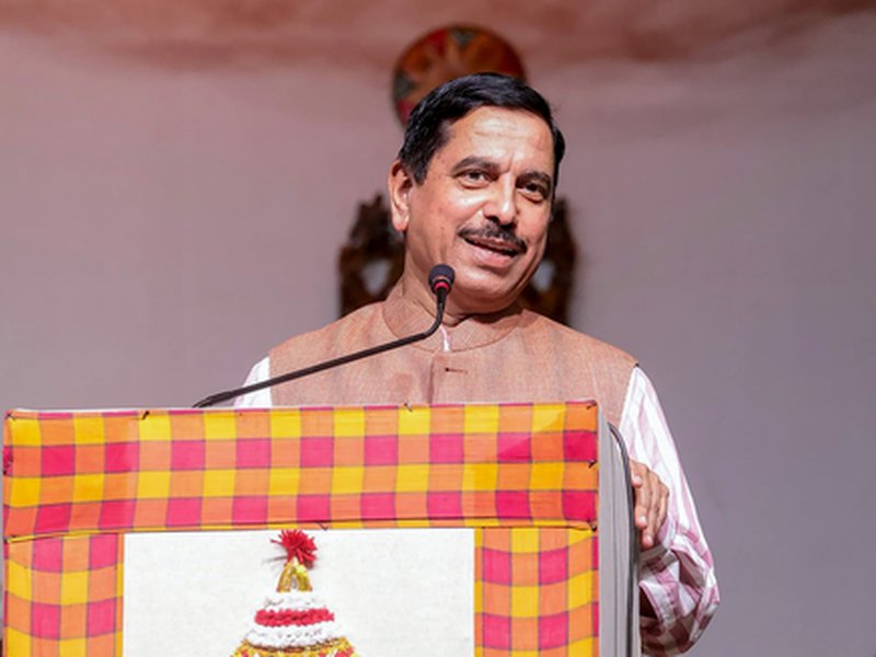 K’taka: Pralhad Joshi slams Shivakumar over SIR protest