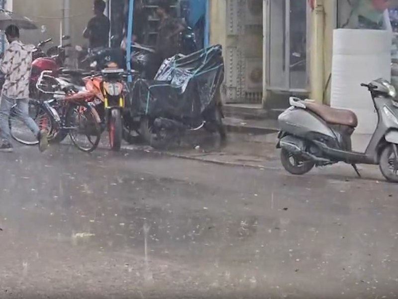 Bengal to get rain for five more days as monsoon retreats, light showers likely during Puja