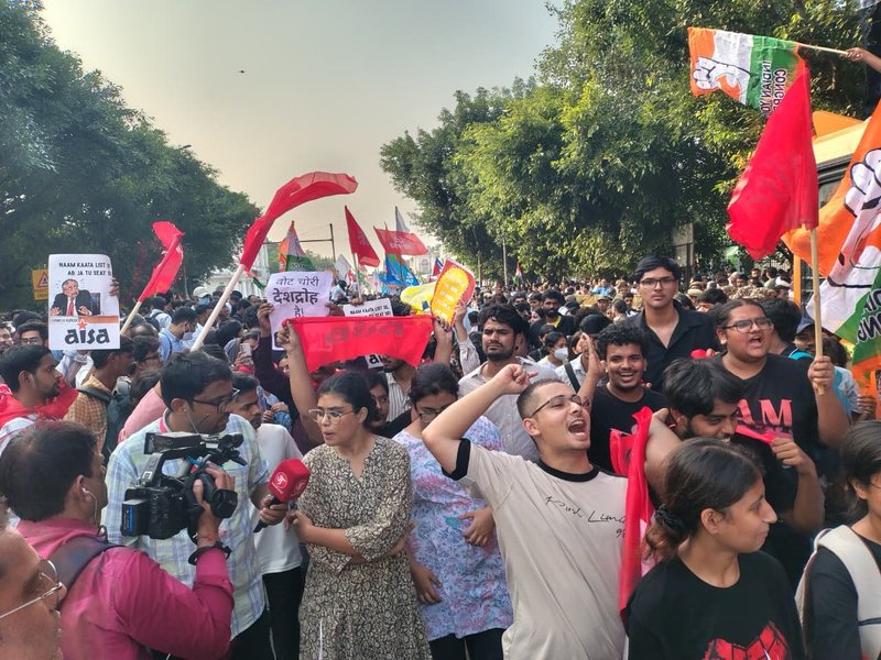 Bihar: AISA holds protest in Patna over SIR row; scores detained