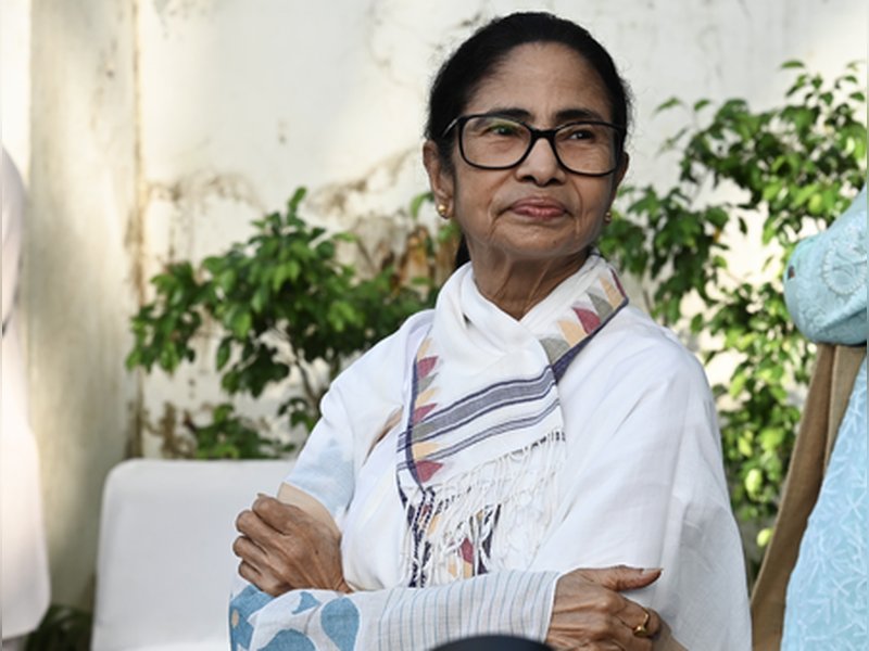 Mamata Banerjee condemns the arrest of CJP leaders