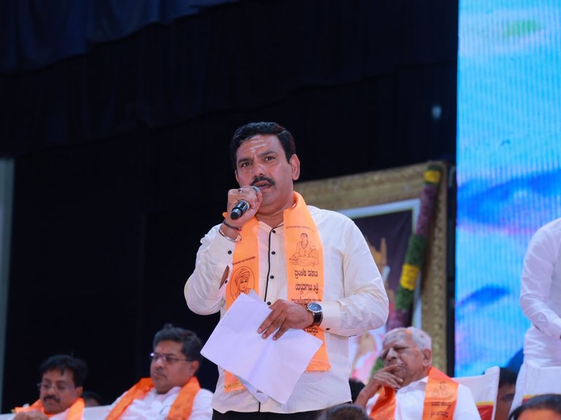Rahul Gandhi trying to create confusion: K’taka BJP on CEC row