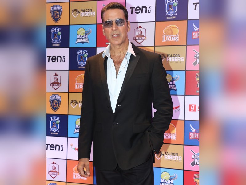 When Akshay Kumar revealed that his father is the only influence in his life