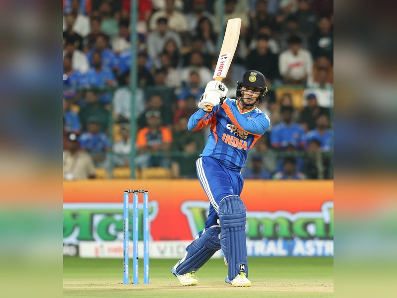 Abhishek was a bit below par by his standards: Aakash Chopra