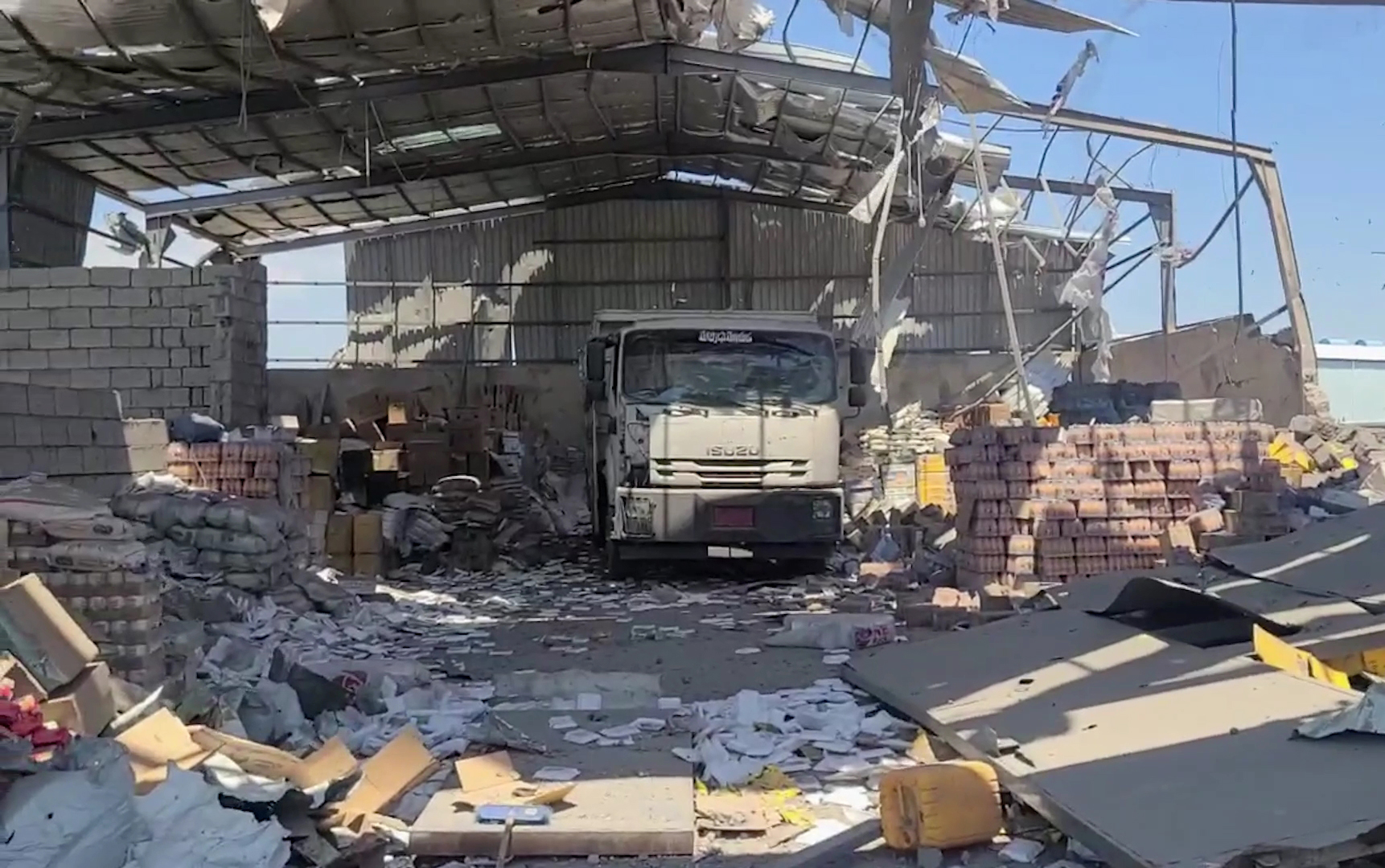 Yemen gov't forces launch fresh offensive against Houthis