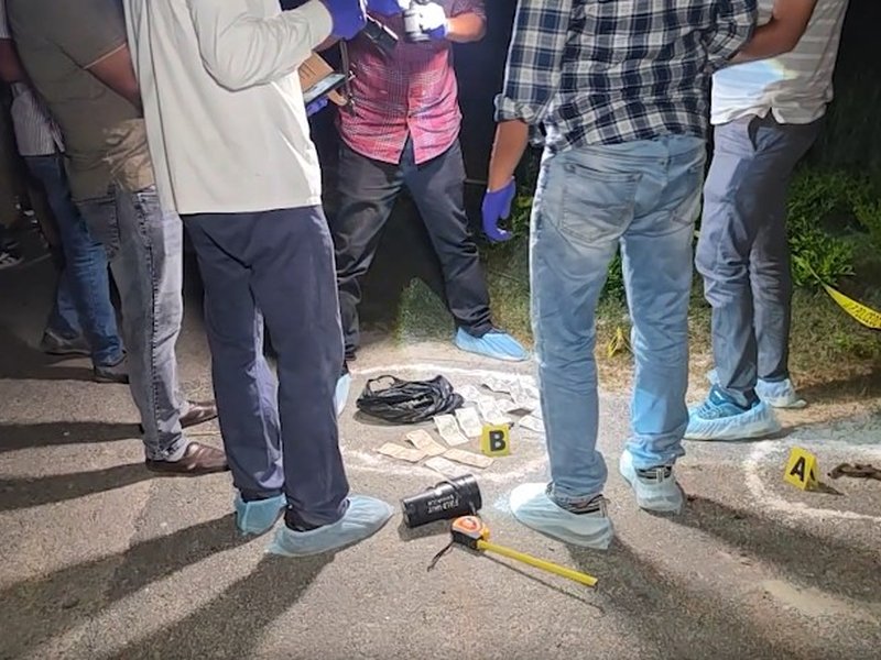 Two notorious criminals arrested after police encounter in UP's Bahraich