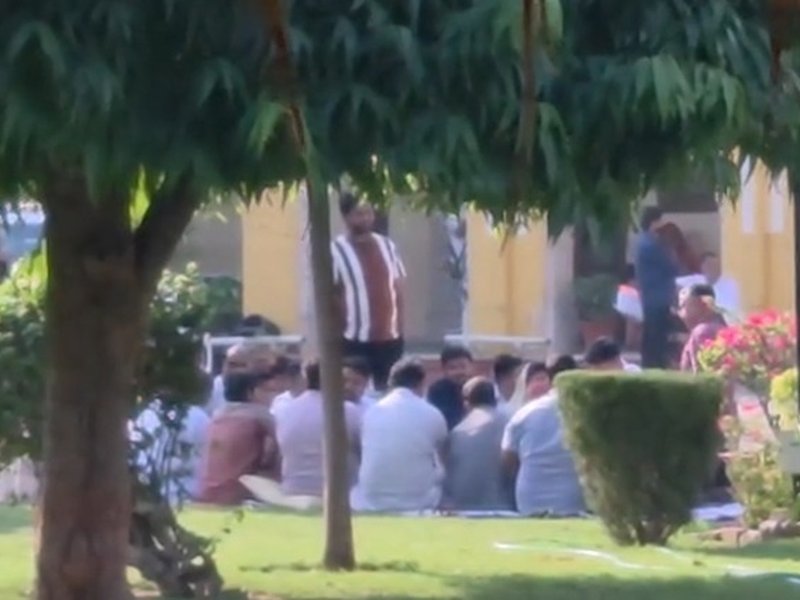 Cong sit-in at Jaipur Police Commissionerate enters 3rd day; Dotasra slips on stairs, injured