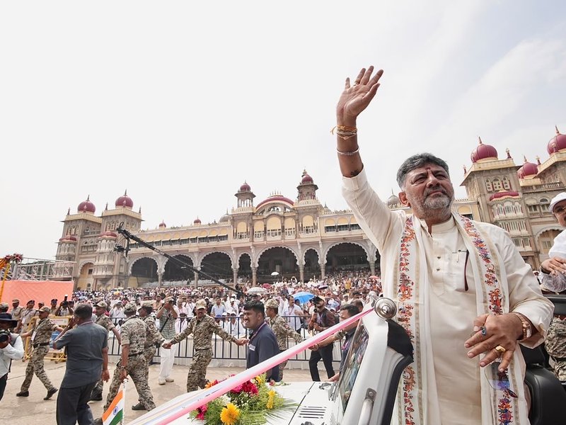 Mysuru Dasara: Shivakumar flags off Jamboo Savari