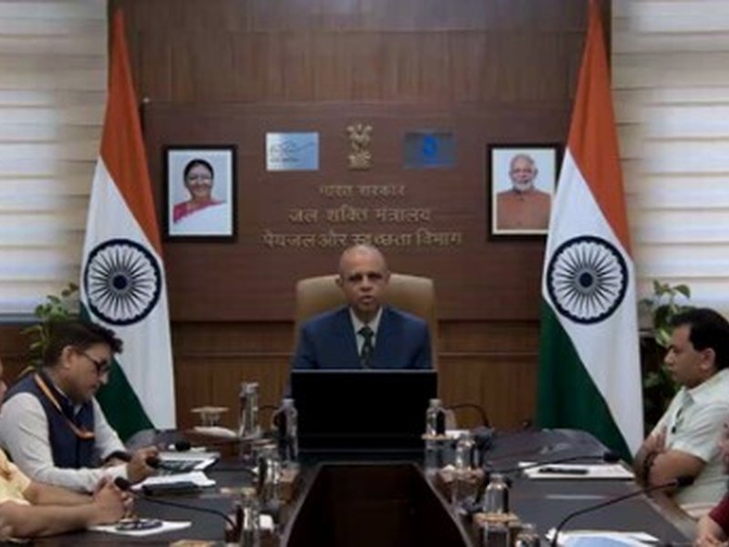 Union Secretary KK Meena discusses rural drinking water service with states